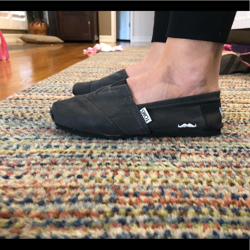 Toms mustache flats